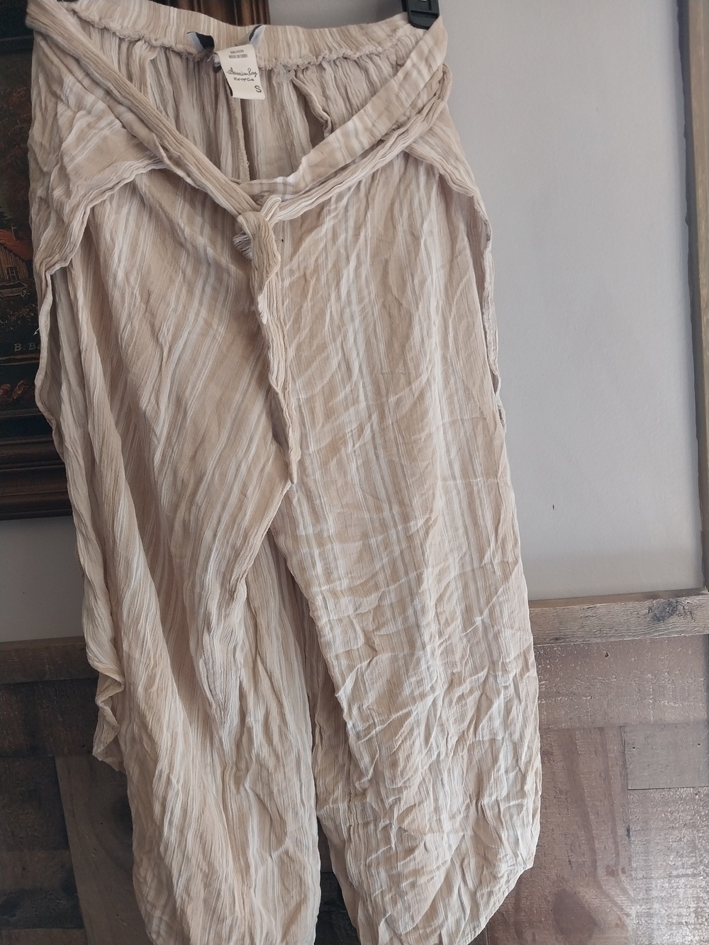 American Rag Beige Crinkle Wrap Capris